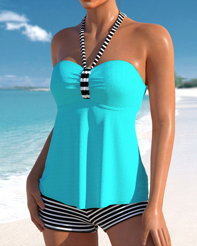 Rückenfrei gestreifter Tankini