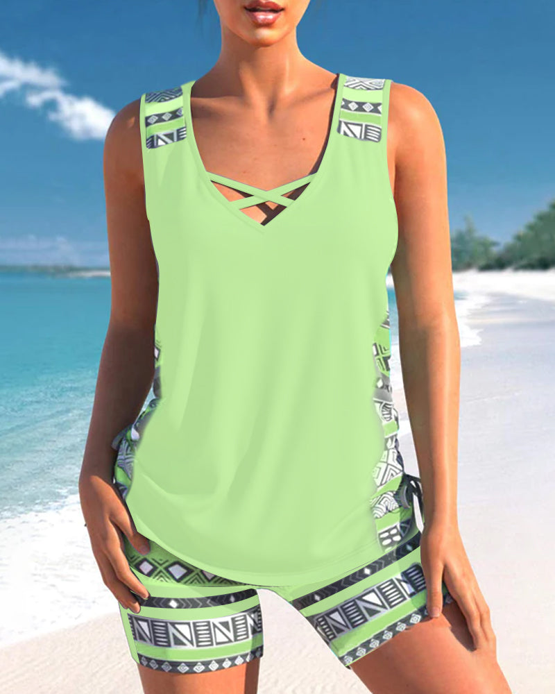 Tankinis mit geometrischem Print und V-Ausschnitt