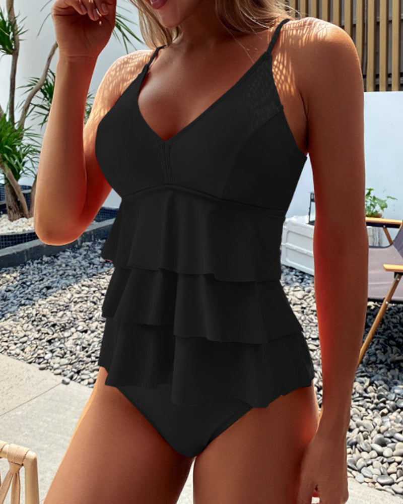 Einfarbiger Tankini mit Schlitz und Volants