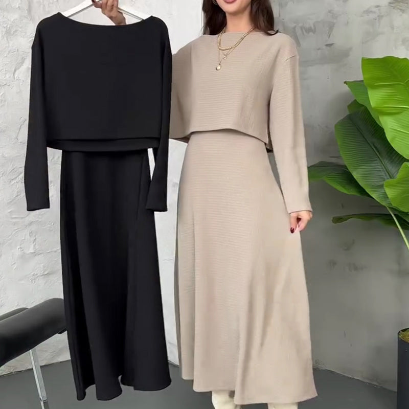 2-delad stickad damklädsel med midilång klänning och kort topp