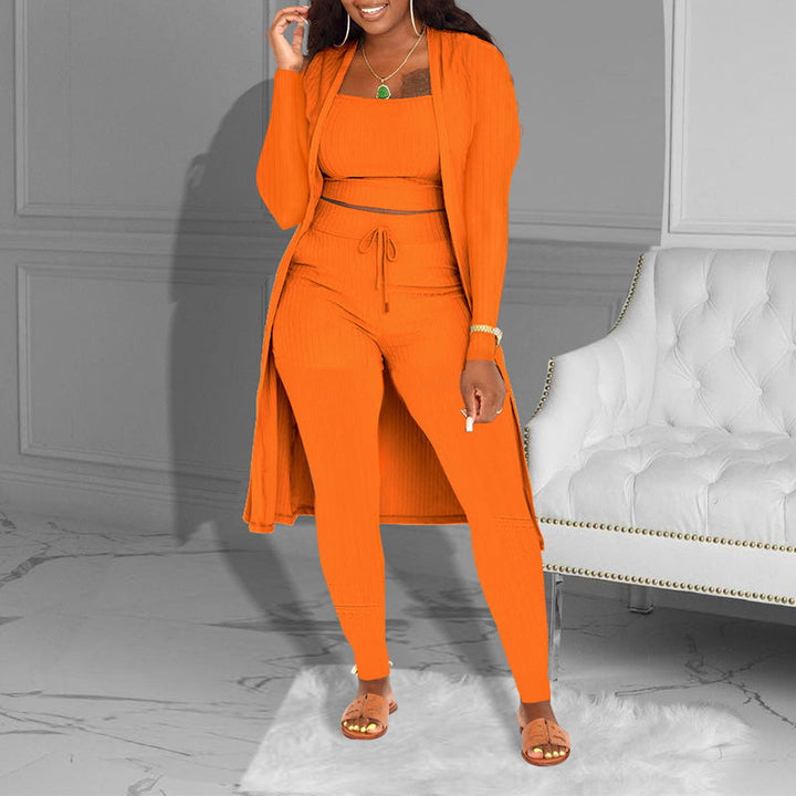 Casual stickat tredelat set – kort topp, kofta och byxor