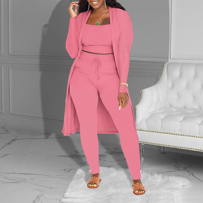 Casual stickat tredelat set – kort topp, kofta och byxor